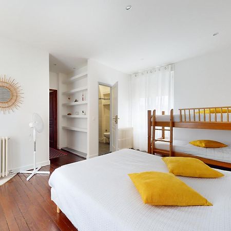 Chambre Au Manoir De L'Onde, Au Bord De L'Yonne, Pres De Sens Villeperrot Luaran gambar