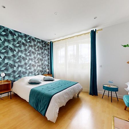 Chambre Au Manoir De L'Onde, Au Bord De L'Yonne, Pres De Sens Villeperrot Luaran gambar